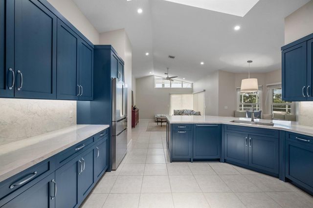 15880 Meadow Wood Drive, Wellington, FL 33414