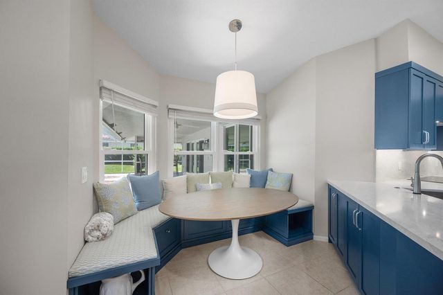 15880 Meadow Wood Drive, Wellington, FL 33414