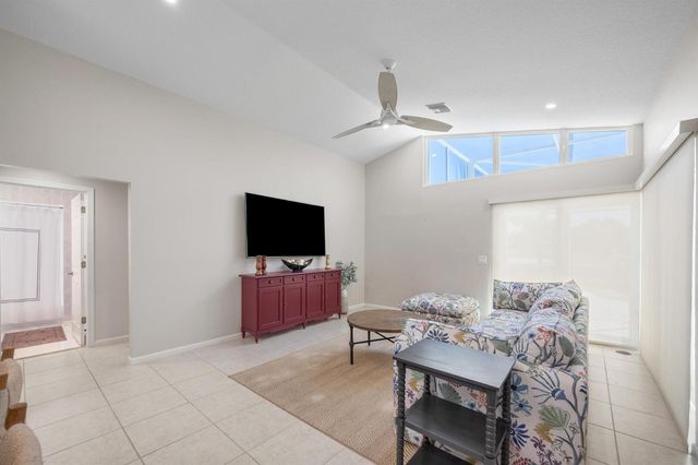 15880 Meadow Wood Drive, Wellington, FL 33414