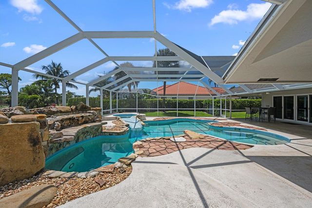 15880 Meadow Wood Drive, Wellington, FL 33414