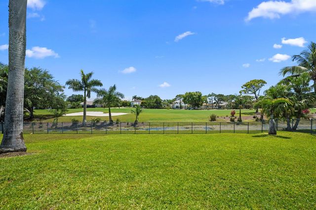 15880 Meadow Wood Drive, Wellington, FL 33414