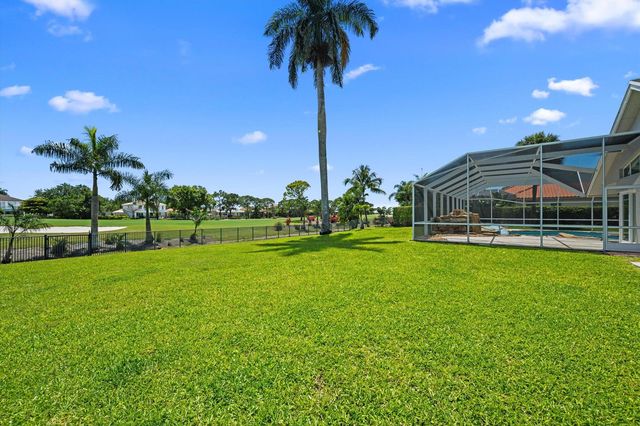 15880 Meadow Wood Drive, Wellington, FL 33414