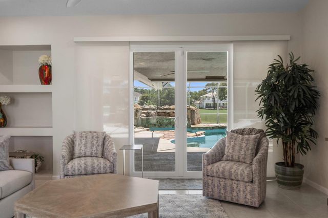 15880 Meadow Wood Drive, Wellington, FL 33414
