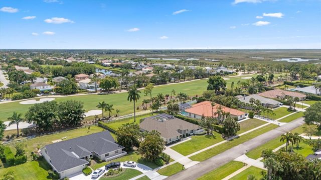 15880 Meadow Wood Drive, Wellington, FL 33414