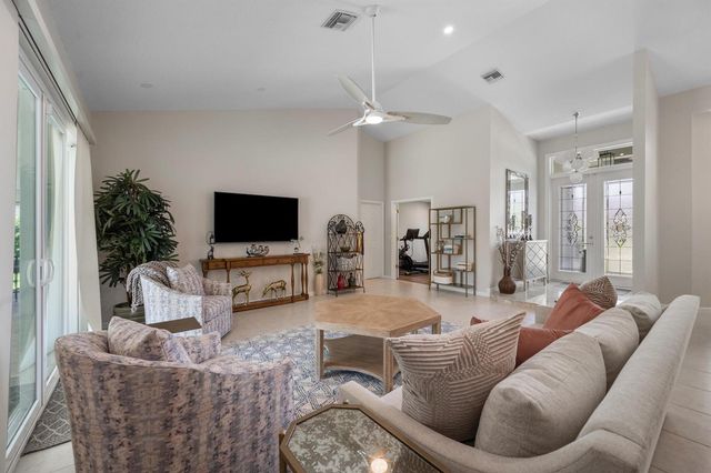15880 Meadow Wood Drive, Wellington, FL 33414