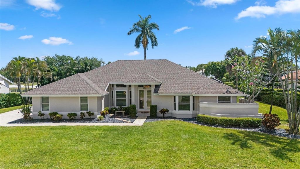 15880 Meadow Wood Drive, Wellington, FL 33414