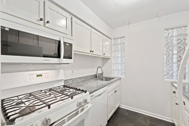 605 Grove St 8, Clifton City, NJ 07013