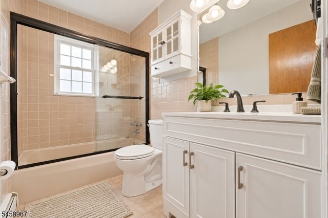 605 Grove St 8, Clifton City, NJ 07013
