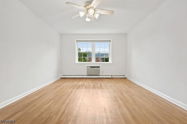 605 Grove St 8, Clifton City, NJ 07013