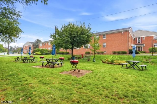 605 Grove St 8, Clifton City, NJ 07013