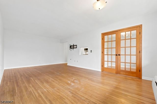 605 Grove St 8, Clifton City, NJ 07013