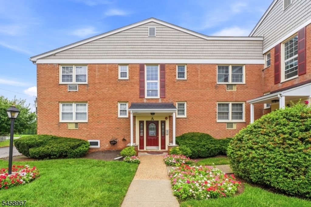 605 Grove St 8, Clifton City, NJ 07013