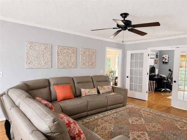 2059 Sanderlings Drive NW, Kennesaw, GA 30152