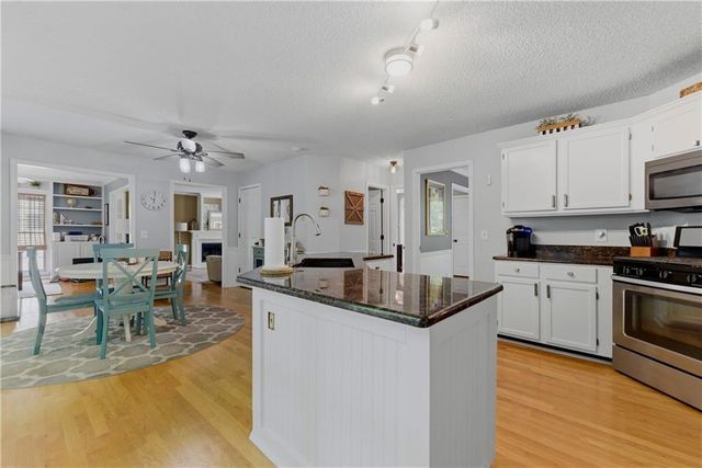 2059 Sanderlings Drive NW, Kennesaw, GA 30152