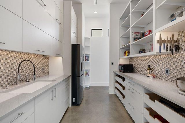 402 Lighthouse DR, Horseshoe Bay, TX 78657