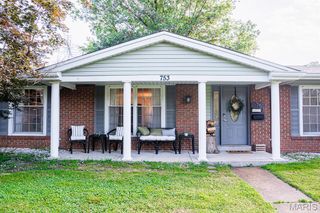 753 Coach Light Lane, Hazelwood, MO 63042