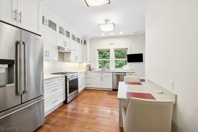 559 Parkview Ave, Westfield Town, NJ 07090