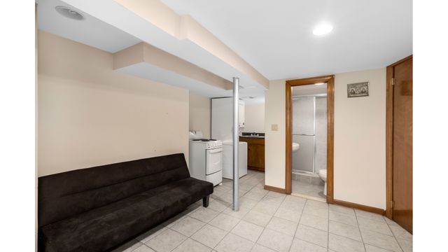 315 E 28TH Street, New York City, NY 11226
