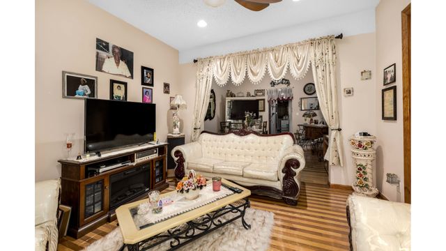 315 E 28TH Street, New York City, NY 11226