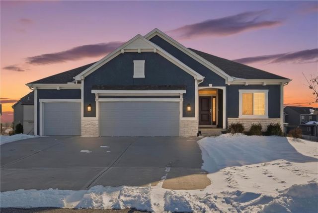 4420 SW Tanzanite Circle, Lee's Summit, MO 64082