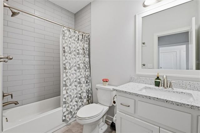 4420 SW Tanzanite Circle, Lee's Summit, MO 64082