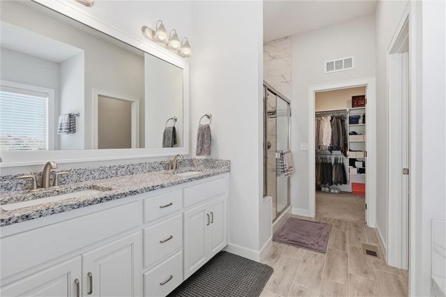 4420 SW Tanzanite Circle, Lee's Summit, MO 64082