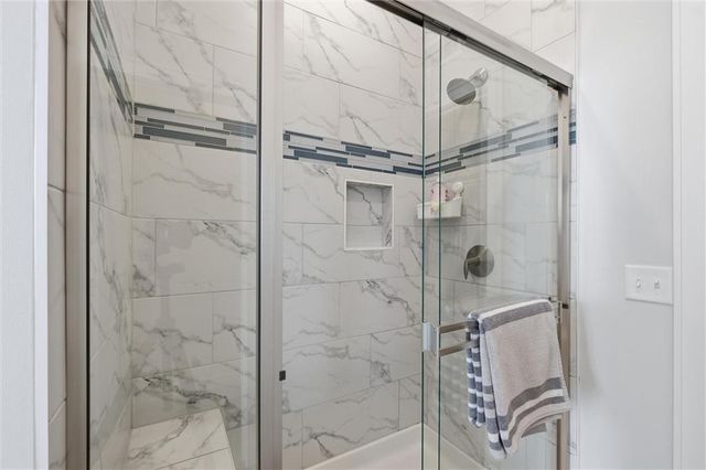 4420 SW Tanzanite Circle, Lee's Summit, MO 64082