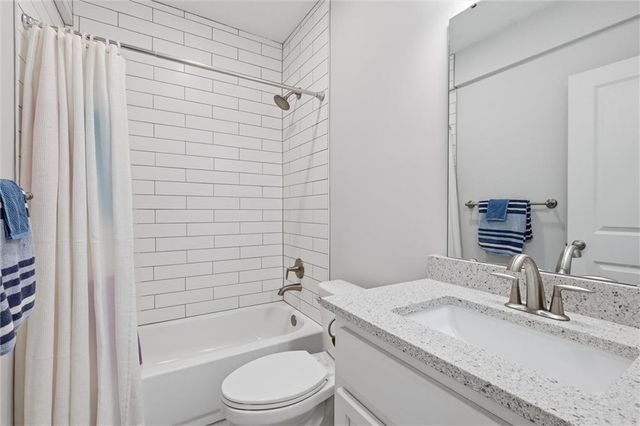 4420 SW Tanzanite Circle, Lee's Summit, MO 64082