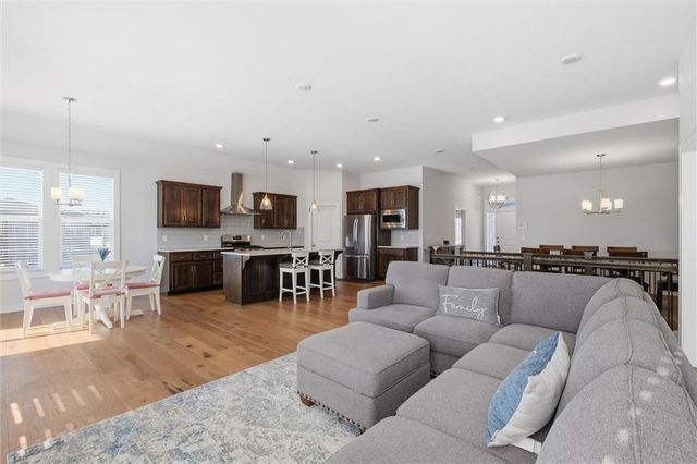 4420 SW Tanzanite Circle, Lee's Summit, MO 64082