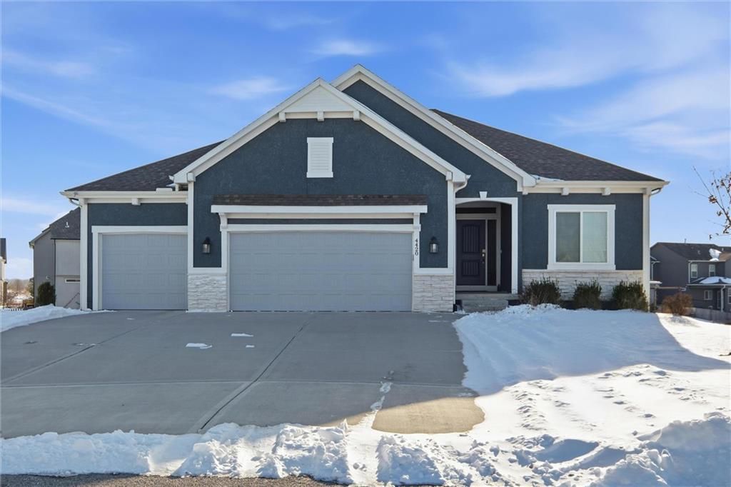 4420 SW Tanzanite Circle, Lee's Summit, MO 64082