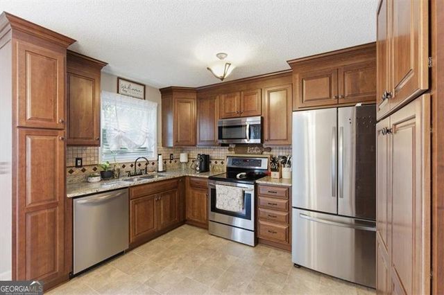 23 LAZY WATER Drive, Euharlee, GA 30120