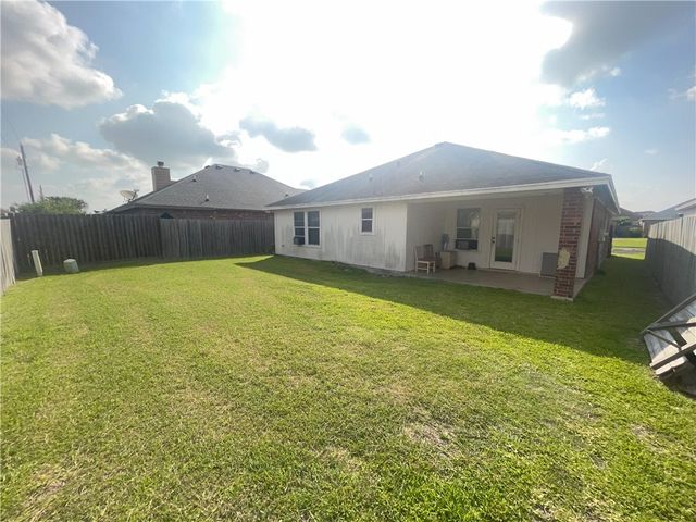 3149 Boar Thicket Dr, Corpus Christi, TX 78414