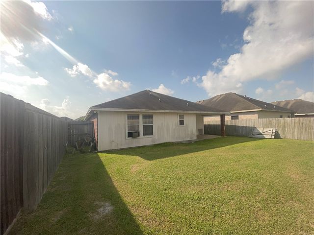 3149 Boar Thicket Dr, Corpus Christi, TX 78414