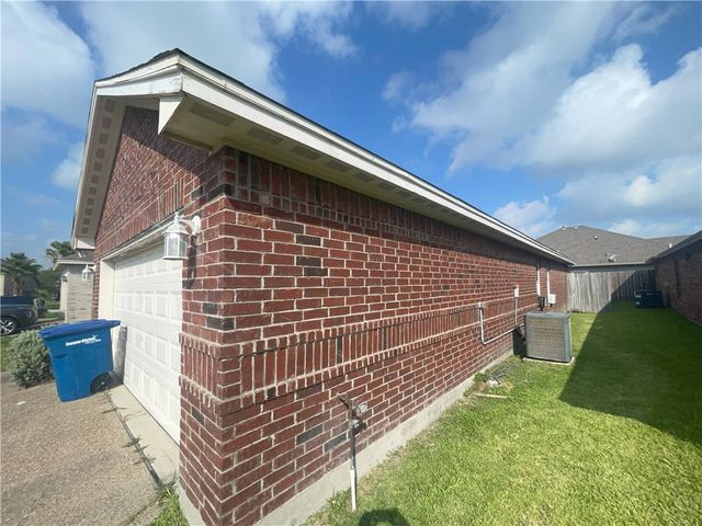 3149 Boar Thicket Dr, Corpus Christi, TX 78414