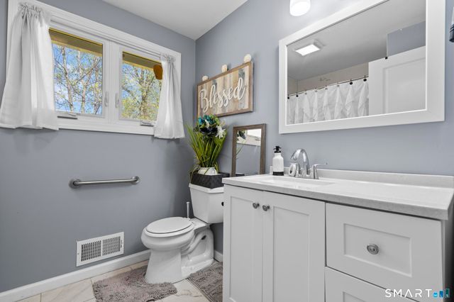 35 Fans Rock Road, Hamden, CT 06518