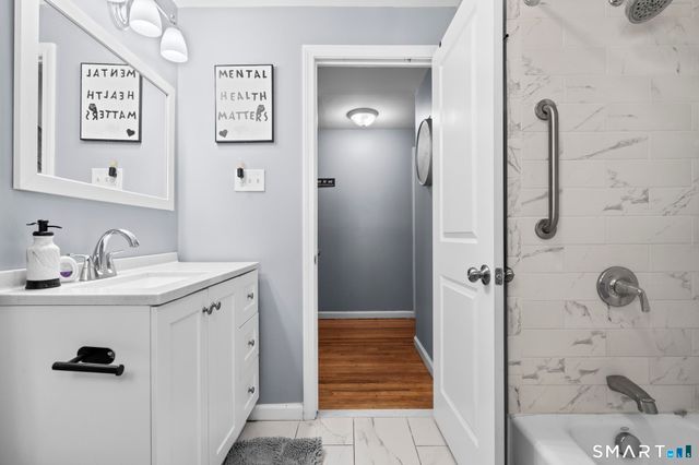 35 Fans Rock Road, Hamden, CT 06518