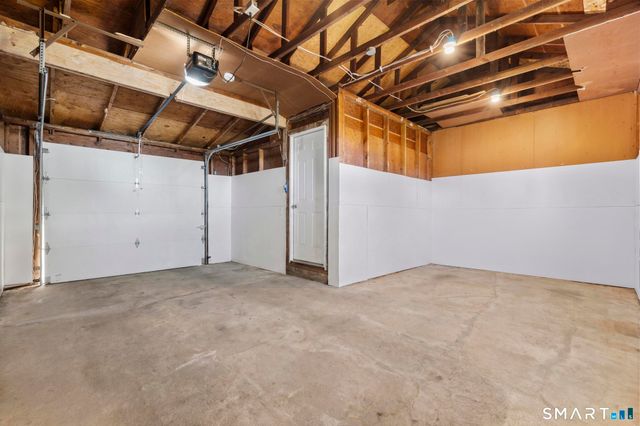 35 Fans Rock Road, Hamden, CT 06518