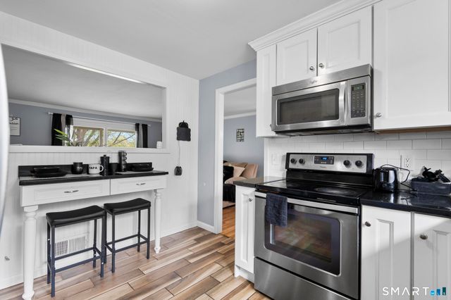 35 Fans Rock Road, Hamden, CT 06518