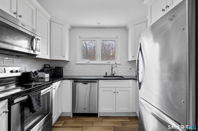 35 Fans Rock Road, Hamden, CT 06518