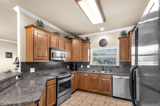 300 W McAfee Street, Mabank, TX 75147