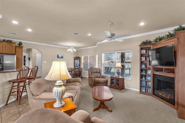 300 W McAfee Street, Mabank, TX 75147