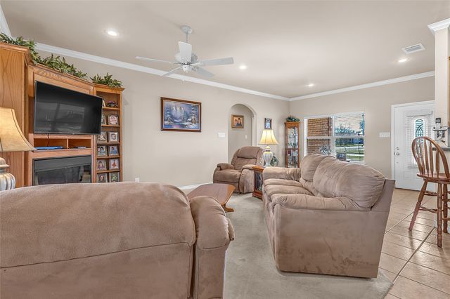 300 W McAfee Street, Mabank, TX 75147