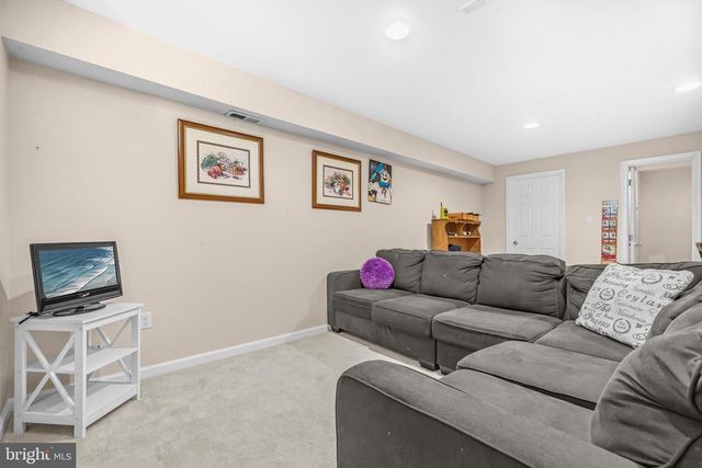 16050 HAMILTON STATION RD, Waterford, VA 20197