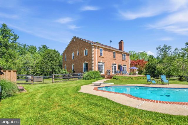 16050 HAMILTON STATION RD, Waterford, VA 20197