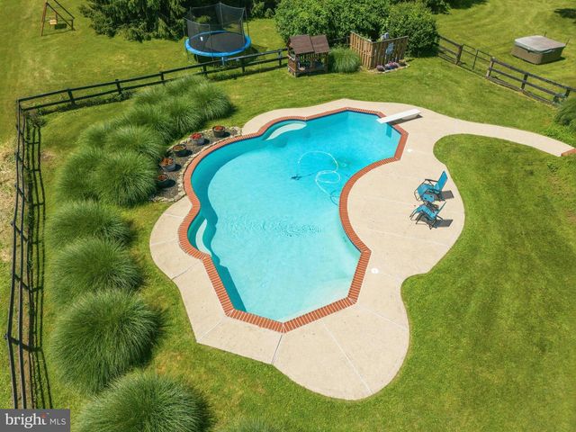 16050 HAMILTON STATION RD, Waterford, VA 20197