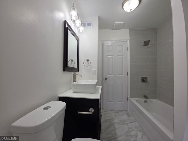 853 Conway Street, Saint Paul, MN 55106