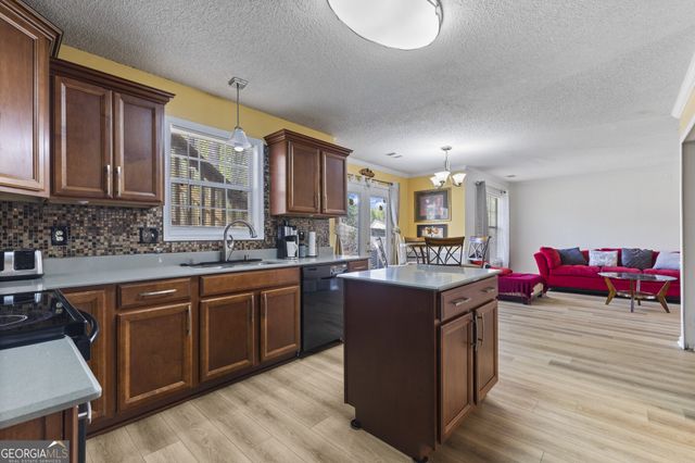 4008 Lindsey Lane, Rex, GA 30273