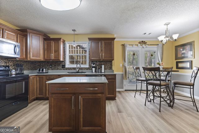 4008 Lindsey Lane, Rex, GA 30273