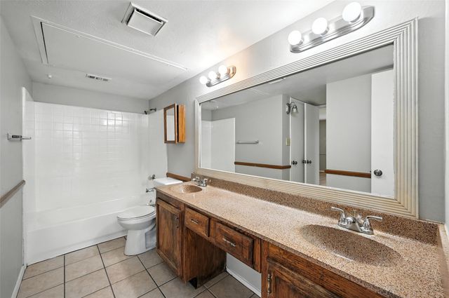 6076 Dooley Drive, The Colony, TX 75056