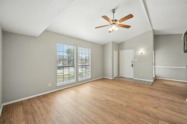 6076 Dooley Drive, The Colony, TX 75056